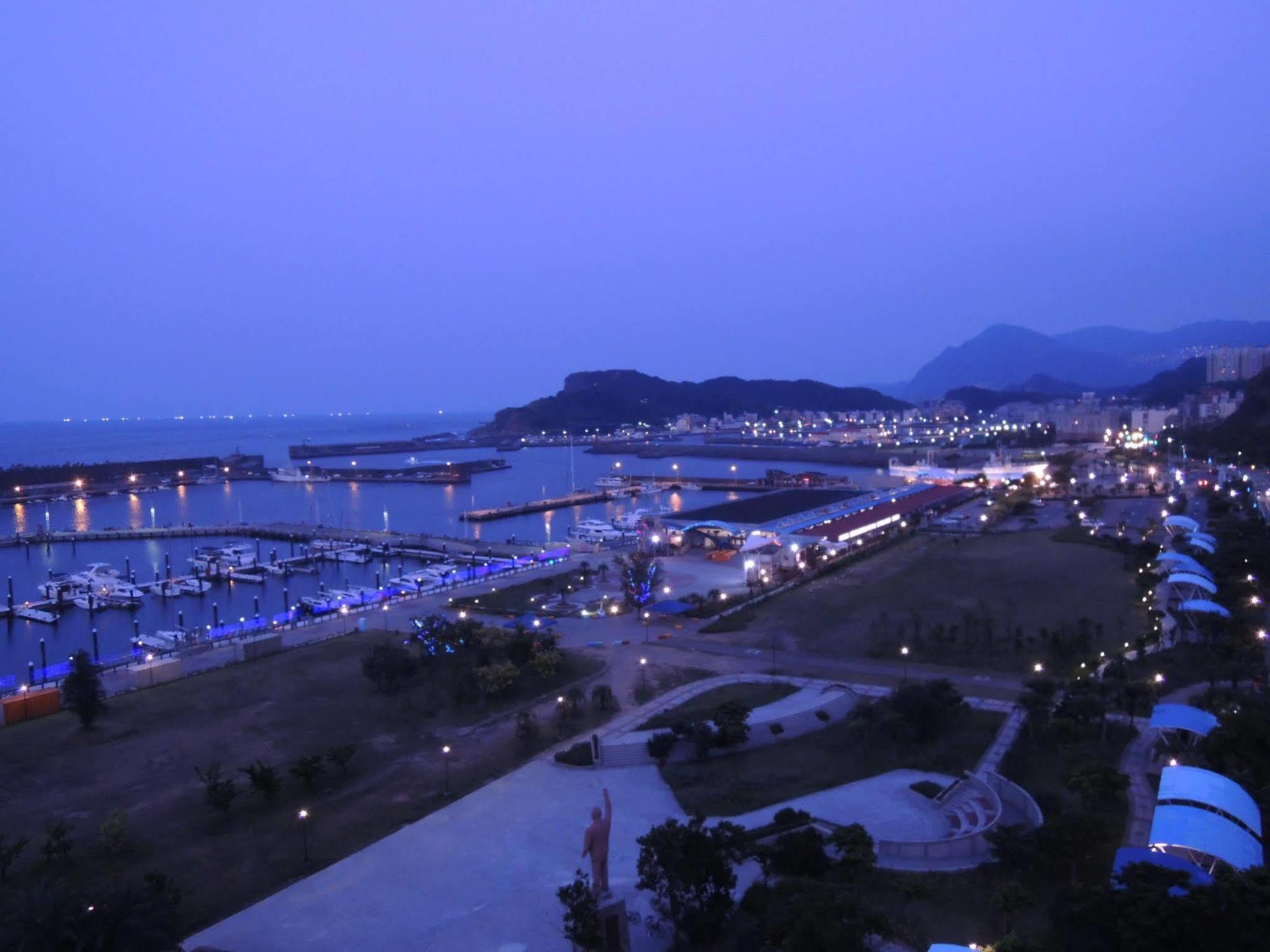 Blue Ocean Hotel Keelung Exterior photo